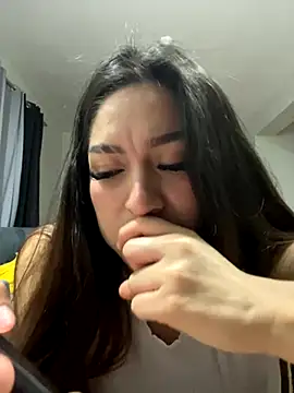 Snapshot of LuceroRm chatting on November 14, 2025, 4:49 am LuceroRm online show from November 14, 2025, 4:49 am