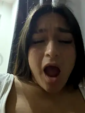 Snapshot of LuceroRm chatting on November 6, 2025, 4:49 am LuceroRm online show from November 6, 2025, 4:49 am