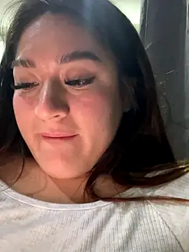 Snapshot of LuceroRm chatting on October 10, 2025, 6:47 am LuceroRm online show from October 10, 2025, 6:47 am