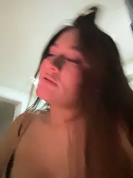 Snapshot of LuceroRm chatting on November 8, 2025, 4:27 am LuceroRm online show from November 8, 2025, 4:27 am