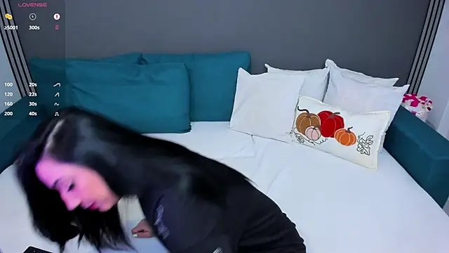 Snapshot of Christall_StarXX chatting on November 3, 2025, 8:34 pm Christall StarXX online show from November 3, 2025, 8:34 pm