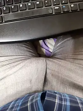 adicma123 online show from March 4, 2026, 3:47 am