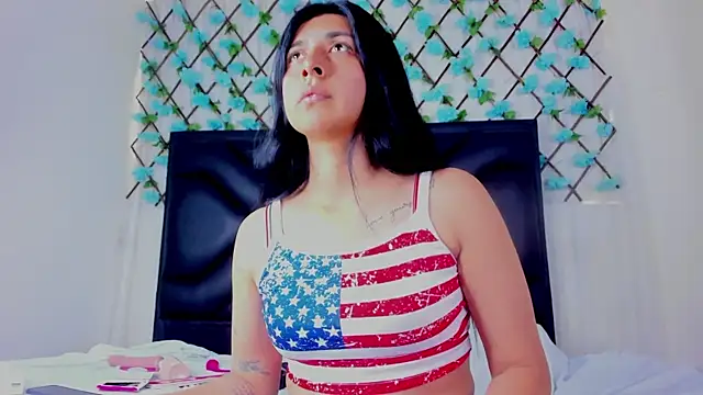 EmmaWilliamss online show from June 23, 2026, 3:21 pm