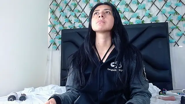 EmmaWilliamss online show from November 28, 2025, 3:34 pm