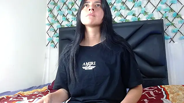 EmmaWilliamss online show from December 4, 2025, 3:33 pm