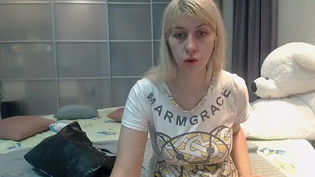 Snapshot of KyliePag chatting on October 29, 2025, 6:23 am KyliePag online show from October 29, 2025, 6:23 am