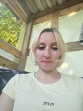 Snapshot of ulika1989 chatting on June 4, 2026, 4:33 pm ulika1989 online show from June 4, 2026, 4:33 pm