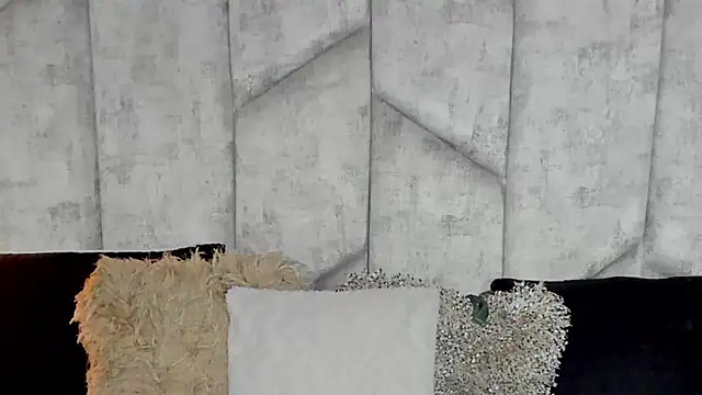 EmmaWillde online show from December 15, 2024, 1:43 pm