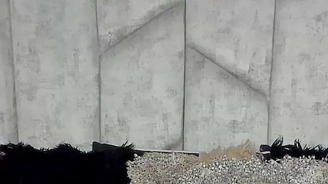 EmmaWillde online show from December 12, 2024, 4:21 pm