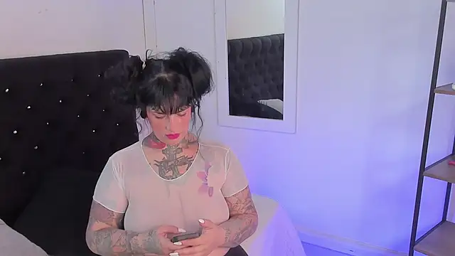 VampGirl1 online show from January 27, 2025, 8:49 pm