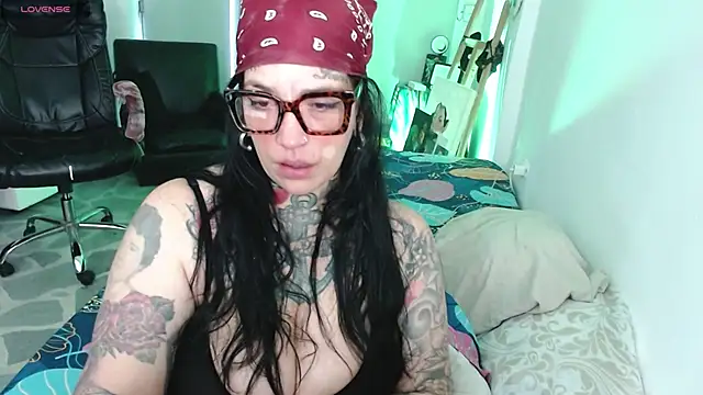 Snapshot of VampGirl1 chatting on April 11, 2026, 10:02 pm VampGirl1 online show from April 11, 2026, 10:02 pm