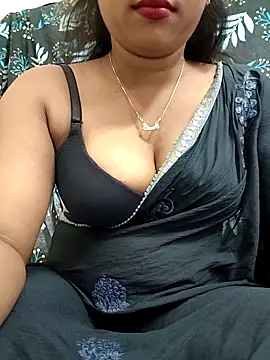 Snapshot of ANGE-MOU chatting on April 20, 2026, 3:31 am ANGE-MOU online show from April 20, 2026, 3:31 am