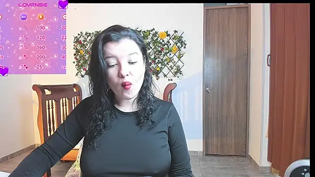 Snapshot of yuya_ss chatting on December 4, 2025, 3:00 pm yuya ss online show from December 4, 2025, 3:00 pm