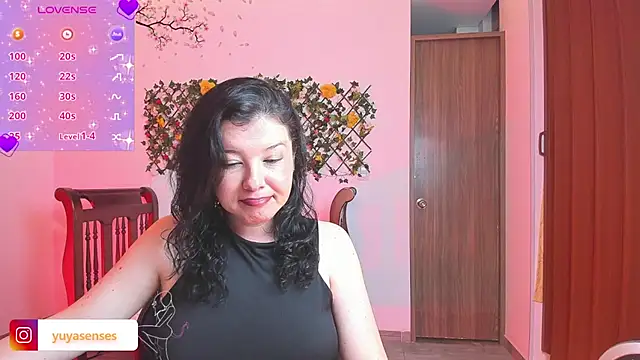 Snapshot of yuya_ss chatting on November 9, 2025, 3:38 pm yuya ss online show from November 9, 2025, 3:38 pm