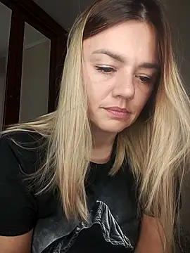 KrissSexi online show from October 17, 2025, 7:15 pm