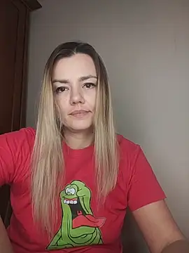 KrissSexi online show from December 15, 2025, 8:25 pm