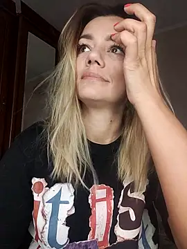 KrissSexi online show from October 8, 2025, 3:08 am