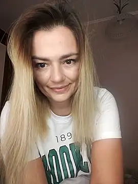 KrissSexi online show from October 13, 2025, 5:31 am