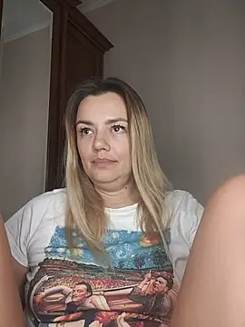 KrissSexi online show from October 28, 2025, 5:23 pm