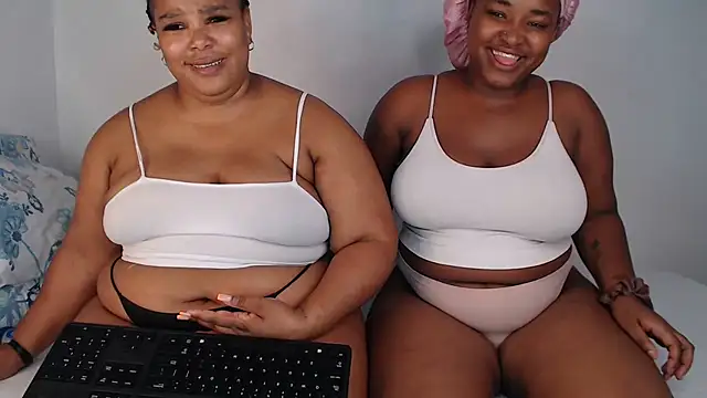 Snapshot of SexyAmeena2002 chatting on March 2, 2026, 8:27 pm SexyAmeena2002 online show from March 2, 2026, 8:27 pm