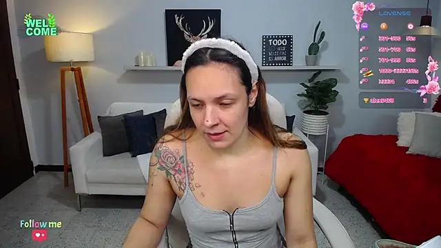 Bianca     online show from October 12, 2025, 11:17 pm