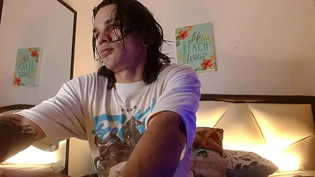 Snapshot of AlbertBernal69 chatting on October 14, 2025, 3:51 am AlbertBernal69 online show from October 14, 2025, 3:51 am