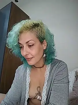 MariLouM online show from May 14, 2026, 6:27 pm