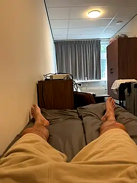 mihaixxx1 online show from September 24, 2025, 2:12 pm