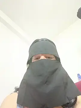 Snapshot of KHALIJIA-ARABIA-couple chatting on December 4, 2025, 8:41 pm KHALIJIA-ARABIA-couple online show from December 4, 2025, 8:41 pm