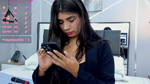 ZiaCalifa online show from March 7, 2025, 12:45 pm