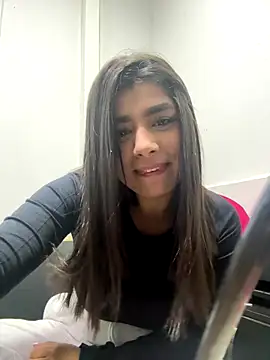 ZiaCalifa online show from January 6, 2026, 11:47 am