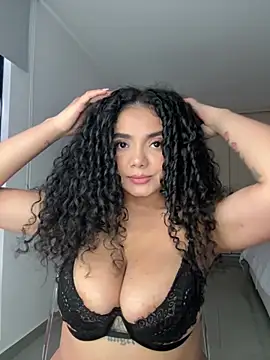 Snapshot of Mariecurl chatting on July 11, 2026, 9:15 pm Mariecurl online show from July 11, 2026, 9:15 pm