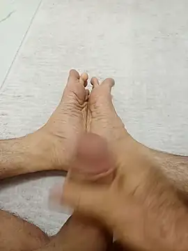 Hardapple01 online show from October 11, 2025, 2:34 am