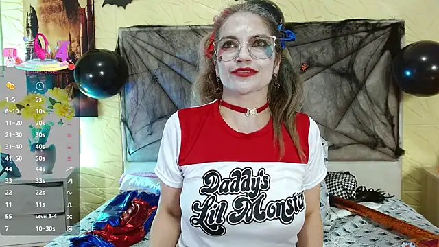 Snapshot of Esmeralda_oikos chatting on October 31, 2025, 4:09 am Esmeralda oikos online show from October 31, 2025, 4:09 am