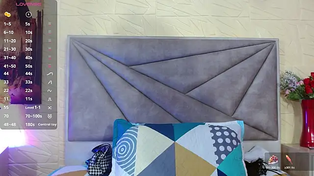 Snapshot of Esmeralda_oikos chatting on November 19, 2025, 4:01 am Esmeralda oikos online show from November 19, 2025, 4:01 am