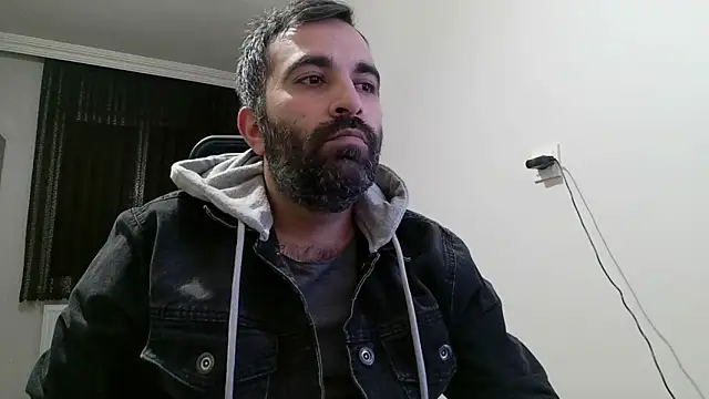 Snapshot of tgltplsr chatting on January 8, 2025, 10:06 pm tgltplsr online show from January 8, 2025, 10:06 pm