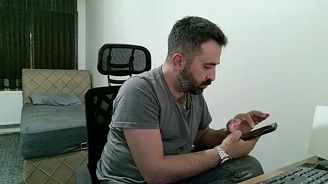 Snapshot of tgltplsr chatting on February 12, 2026, 8:30 pm tgltplsr online show from February 12, 2026, 8:30 pm