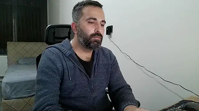 Snapshot of tgltplsr chatting on November 14, 2025, 10:35 pm tgltplsr online show from November 14, 2025, 10:35 pm