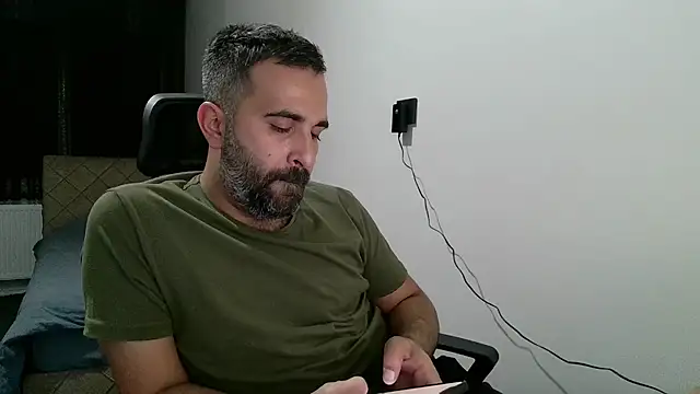 Snapshot of tgltplsr chatting on October 11, 2025, 6:31 pm tgltplsr online show from October 11, 2025, 6:31 pm