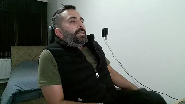 Snapshot of tgltplsr chatting on October 12, 2025, 8:43 pm tgltplsr online show from October 12, 2025, 8:43 pm