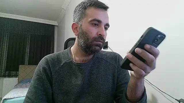 Snapshot of tgltplsr chatting on January 25, 2025, 1:43 am tgltplsr online show from January 25, 2025, 1:43 am