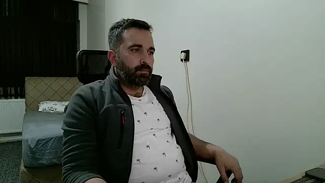 Snapshot of tgltplsr chatting on February 15, 2026, 7:57 pm tgltplsr online show from February 15, 2026, 7:57 pm