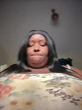 Snapshot of m_yummyshish chatting on August 2, 2026, 7:33 pm m yummyshish online show from August 2, 2026, 7:33 pm