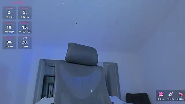 LunaBaker-1 online show from January 30, 2025, 9:04 pm