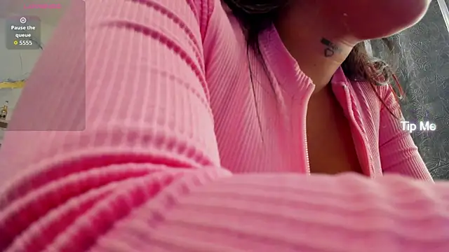 Snapshot of LunaBaker-1 chatting on October 30, 2025, 8:50 pm LunaBaker-1 online show from October 30, 2025, 8:50 pm