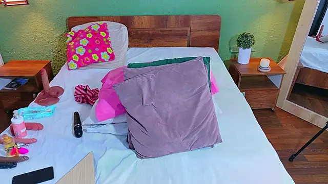 Snapshot of dannaahbrown chatting on May 18, 2026, 2:55 pm dannaahbrown online show from May 18, 2026, 2:55 pm
