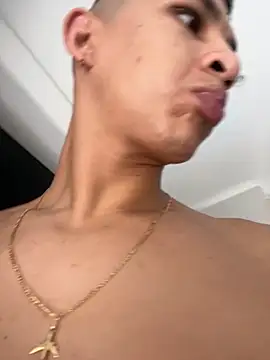 Snapshot of liuscast22 chatting on October 12, 2025, 2:07 pm liuscast22 online show from October 12, 2025, 2:07 pm