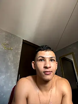 Snapshot of liuscast22 chatting on October 25, 2025, 4:18 pm liuscast22 online show from October 25, 2025, 4:18 pm