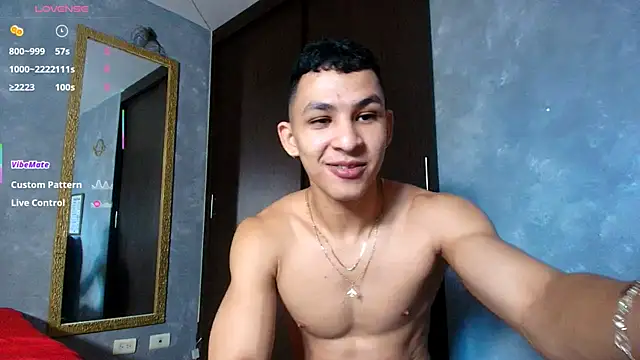 Snapshot of liuscast22 chatting on November 9, 2025, 12:09 pm liuscast22 online show from November 9, 2025, 12:09 pm