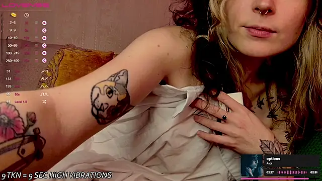 IttyKitty online show from October 22, 2025, 10:19 pm